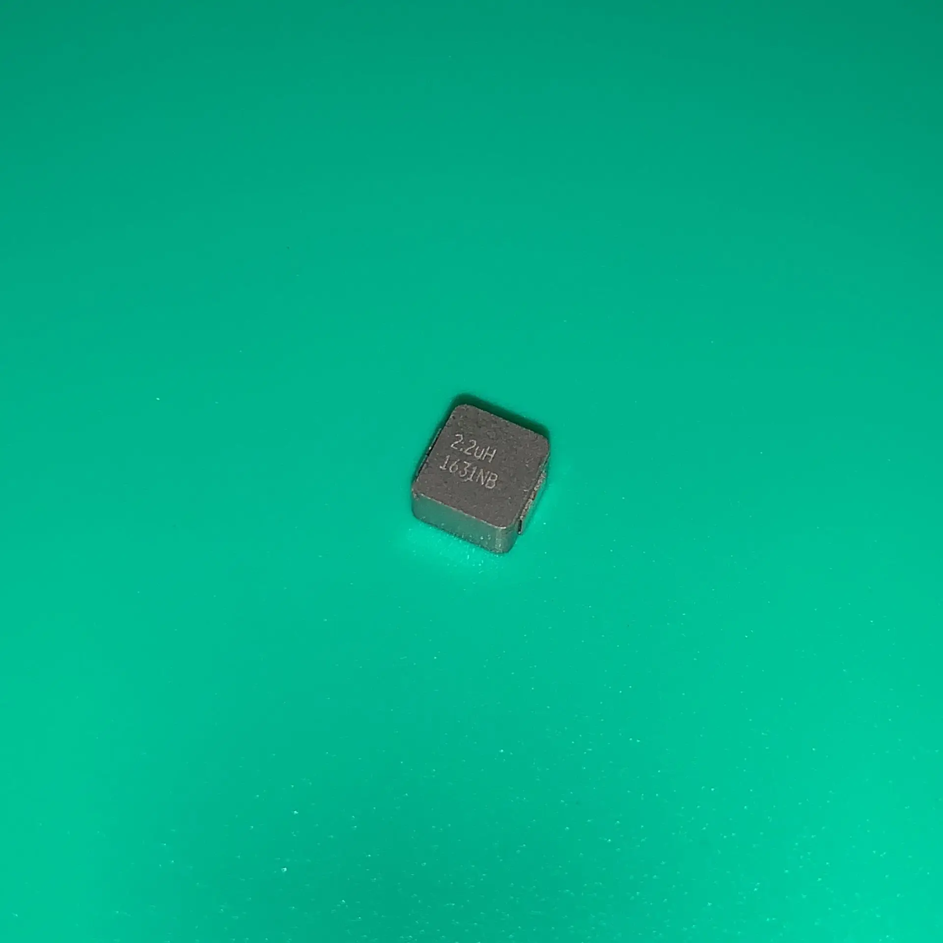 5 шт./лот IHLP2020CZER2R2M11 SMD IHLP2020CZER2R2 M11 FIXED IND 2.2UH 6.75A 25 МОм IHLP2020CZER2R2M01 IHLP2020 CZER2R2M11 2R2M11 |