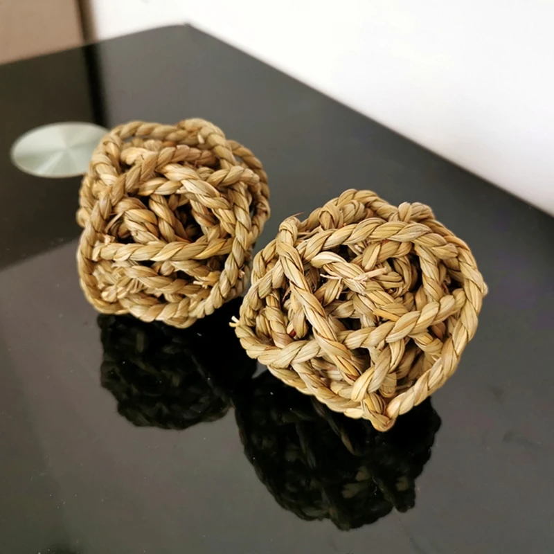 

Natural Small Animal Ball Rabbit Activity Chew Toys Rattan Grass Ball for Gerbil