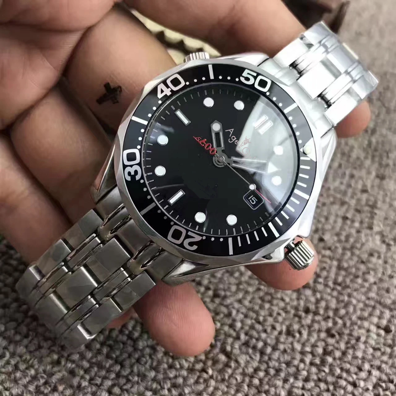 

007
