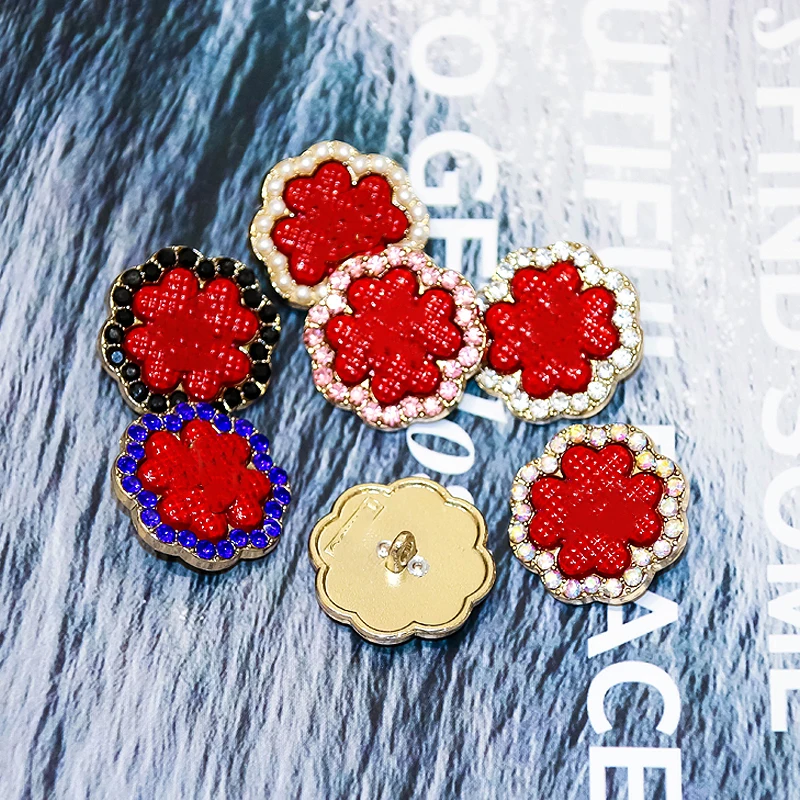 

Metal red clover pendant buttons with exquisite craftsmanship and high quality 10 pieces of decorative buttons