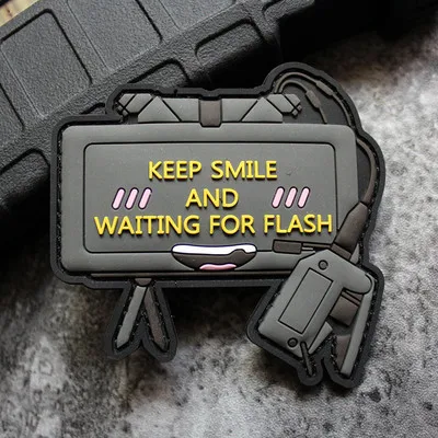 Q Version of the Weapon 3D Patches Keep Smiling Waiting for PVC Armband Patch Stickers Flashing Thunder Lightning Outdoor Badge - купить по