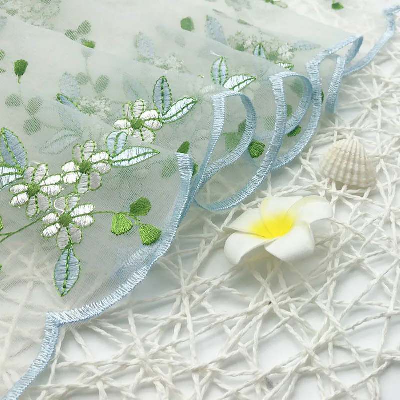 Розовое изысканное вышитое кружевное платье цветочное Тюлевое с цветком сливы