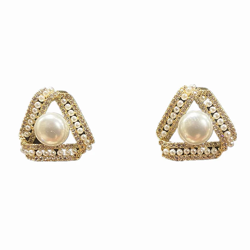 

2021 New Fashion Luxury Pearl Stud Earrings Charm Women Stud Earrings Suitable for Bridal Declaration Wedding Party Jewelry