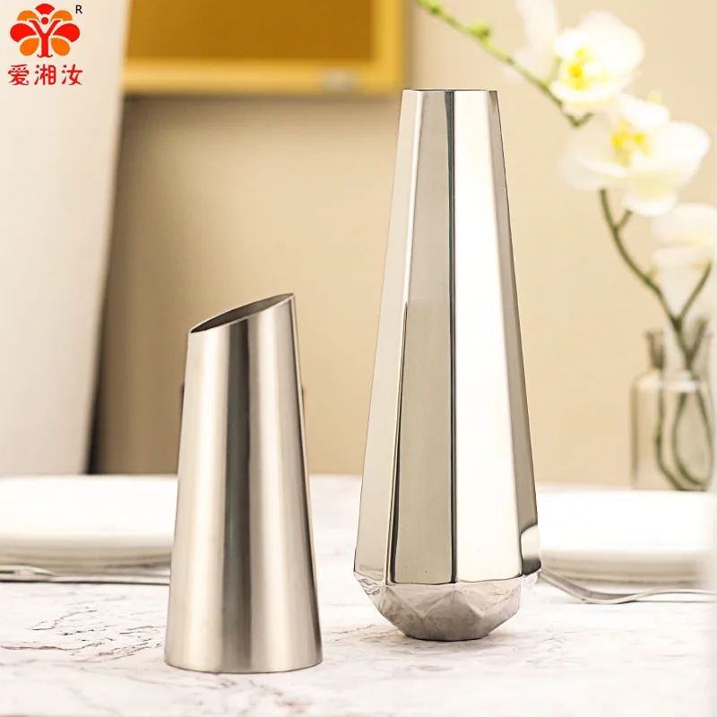 

Aixiangru Stainless Steel Creative Diamond Decanter, Bar KTV Dispenser, Boutique Wine Set