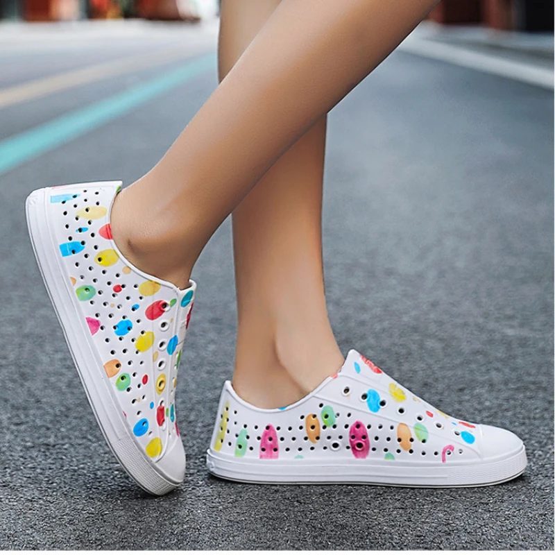 

Family Parent-child Shoes Men Graffiti Summer Sandals Unisex Flats Slip on Garden Clogs Wading Beach Shoes Zapatos Para Hombre