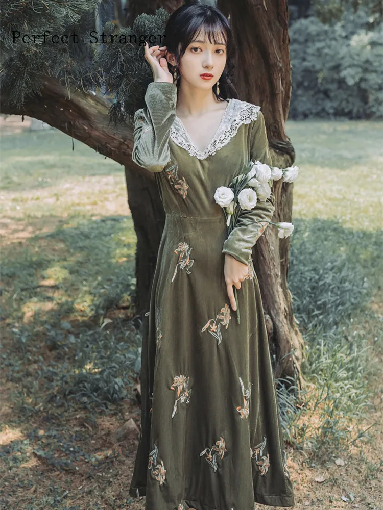 Женское длинное вельветовое платье с цветочной вышивкой кружевное V образным