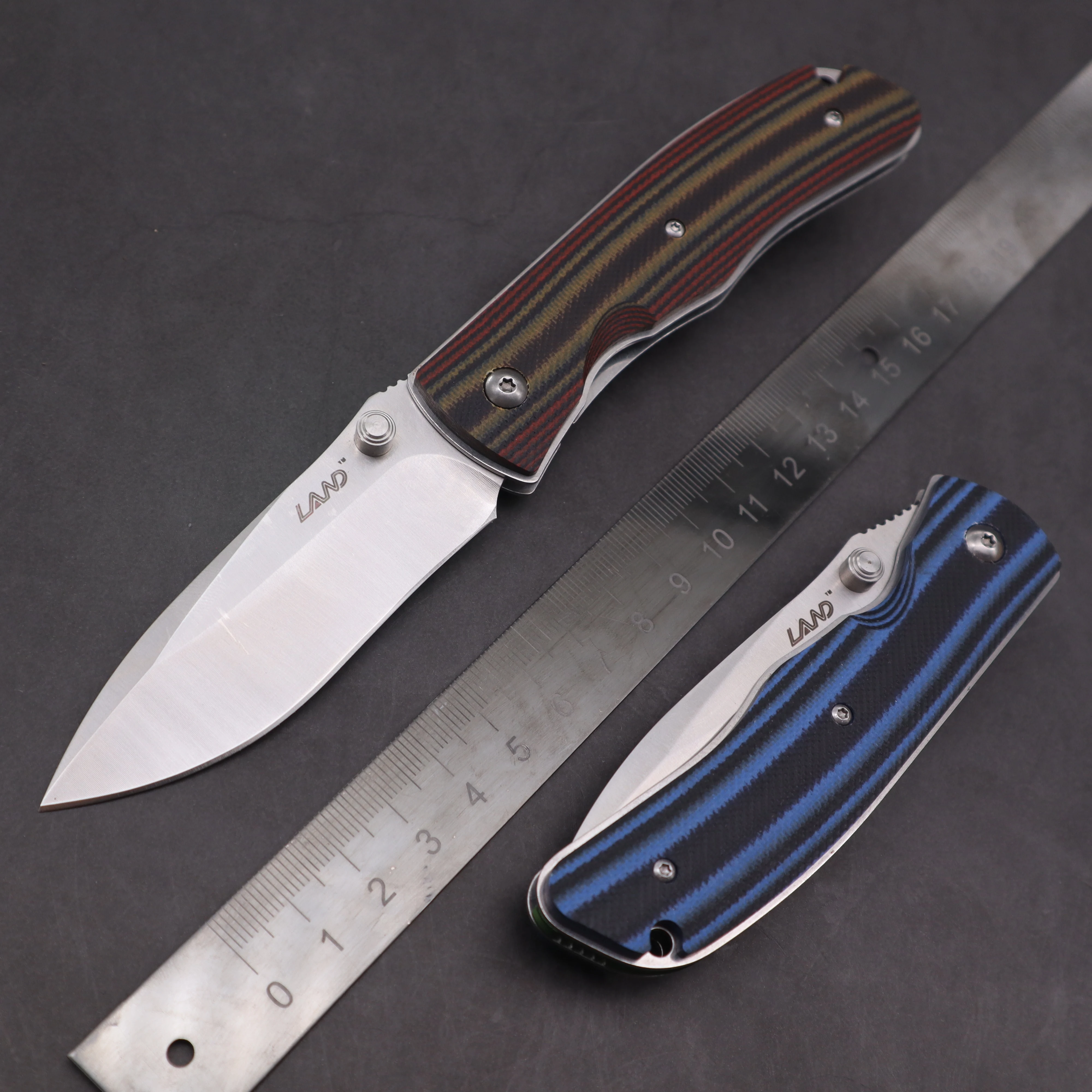 

Survival EDC Tool Outdoor Camping Hunting Tactical Knife Pocket Clip Tool 8Cr14Mov Blade Folding Knife G10 Handle LAND 9055