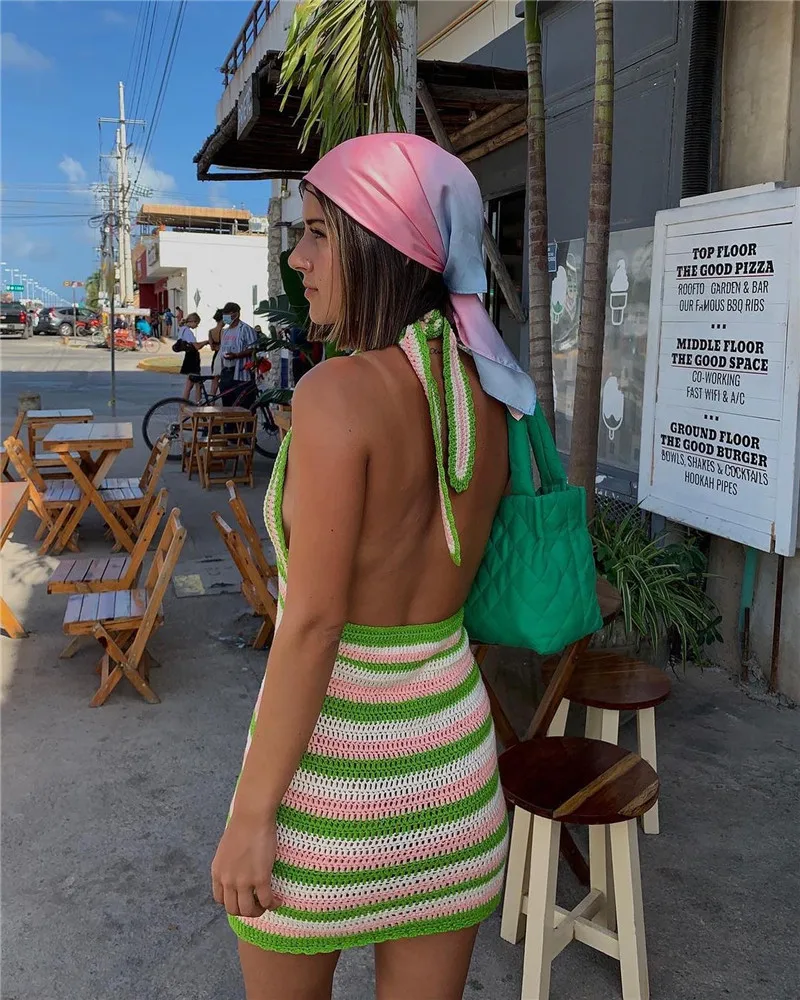 

Женское трикотажное платье с лямкой на шее, облегающее короткое платье в полоску с V-образным вырезом и перекрестными вырезами