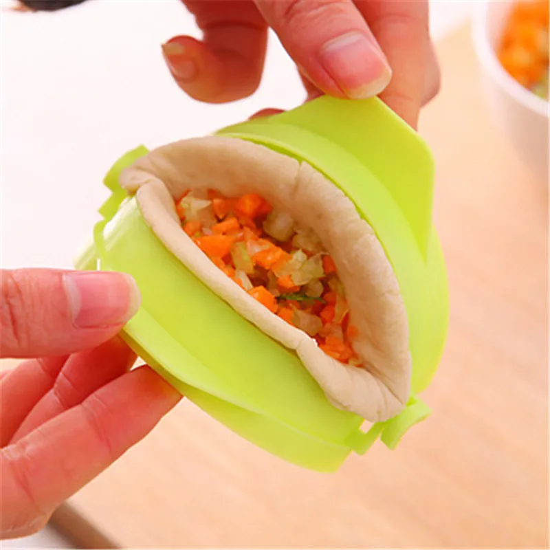 

1 Psc Kitchen tools DIY manual dumpling maker diameter of 7.5 cm dumplings with the word model the Food - Grade Plastic Pack