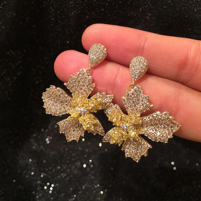 

Blucome Sunflower Shape Delicate Quality Earrings for Women Zirconia Copper Dangle Earrinsg for Wedding Daily OL New Fashion
