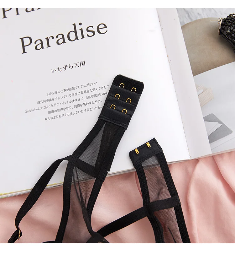 Комплект нижнего белья женский бюстгальтер на косточках с цветочной вышивкой