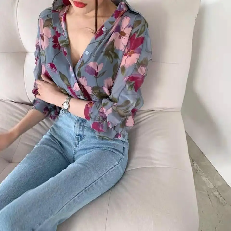 

In the early spring of 2021, European and American temperament is light and luxurious, casual and loose. Large size floral chiff
