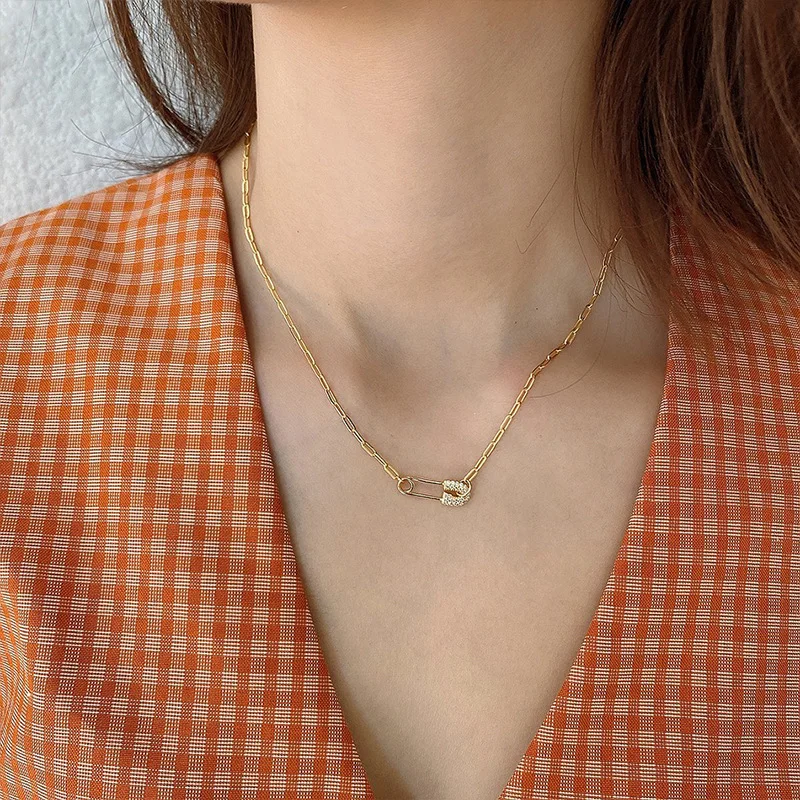 

Origin Summer Exquisite Cubic Zircon Paper Clip Pendant Necklace for Women Trendy Hollow Out Metal Chunky Chain Necklace Jewelry
