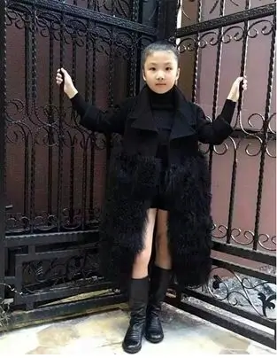 Black Новинка года; сезон осень! Длинные стильные шерстяные пальто для девочек; пэтчворк; искусственный овечий мех; зимние меховые куртки для девочек; шерстяные пальто; тонкая меховая одежда - Цвет: Black