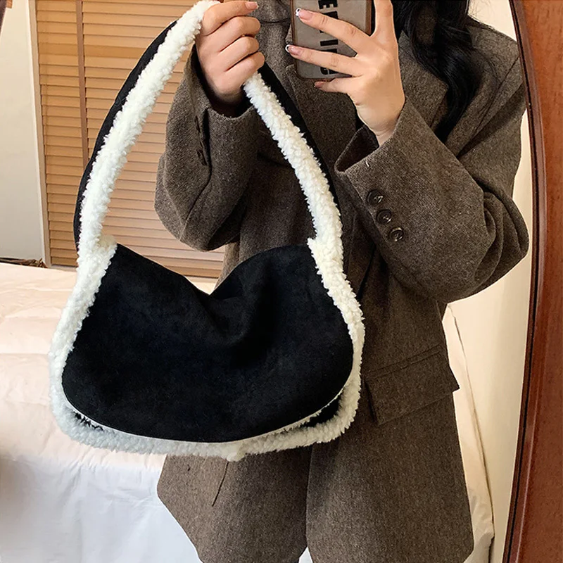 

Повседневные трендовые женские сумки на плечо из искусственной замши, новинка зимы 2022, плюшевая сумка для подмышек из искусственной шерсти,...