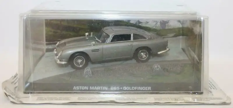 Модель автомобиля из сплава с золотым пальцем Aston Martin DB5 от UH в масштабе 1:43