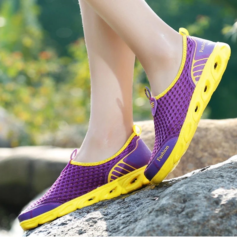 

Кроссовки женские сетчатые без шнуровки, повседневная Уличная обувь для бега, плоская подошва, дышащие, большие размеры 35-44, на лето