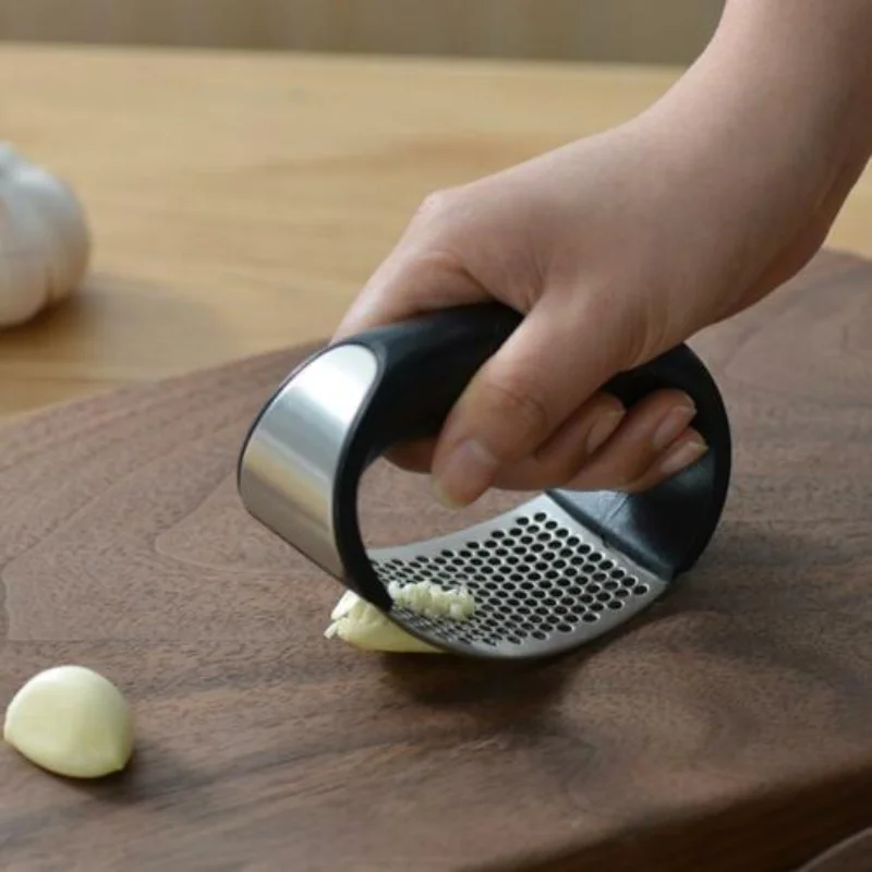 

Home Kitchen Mincer Tool Stainless Steel Garlic Press Crusher Squeezer Masher Useful Kitchen Utensils