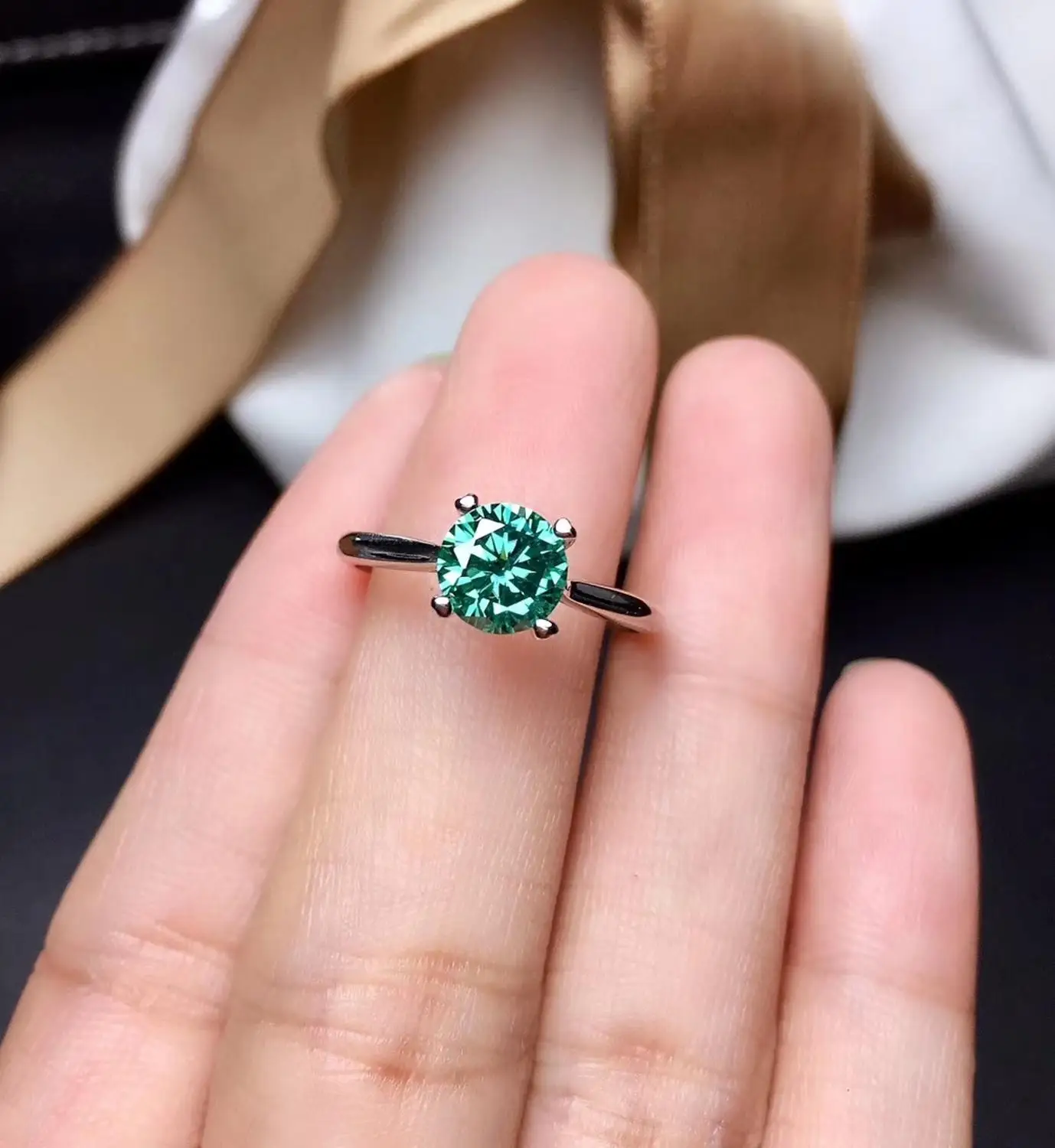 Кольцо с зеленым моисанитом новое кольцо индивидуального дизайна серебряное