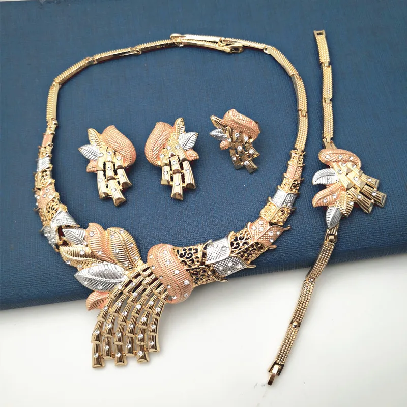 Дубайский набор ювелирных изделий "Колоритная невеста" Longqu 2022 оптом: розовое золото, ожерелье, серьги, кольцо декорации.