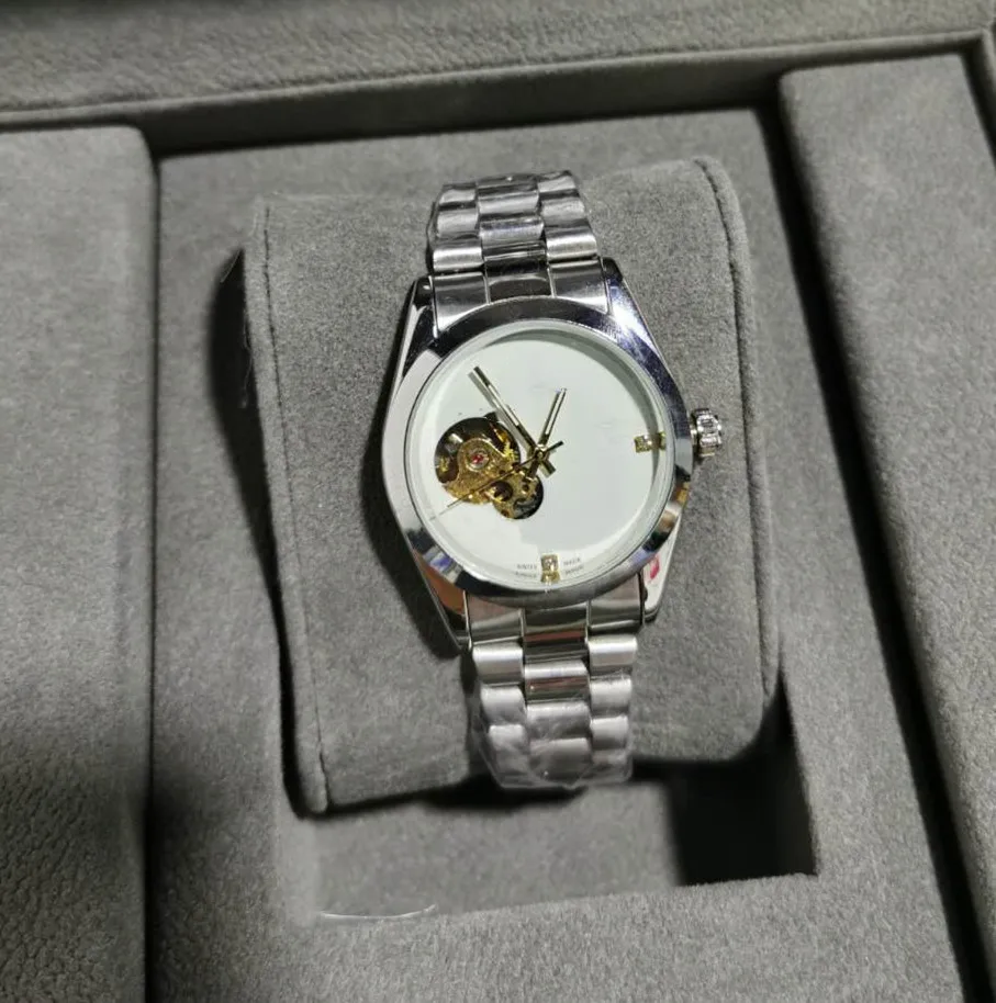 

New fashion classic men's high grade business watch waterproof watch wine barrel watch personality WATCH QUARTZ WATCH