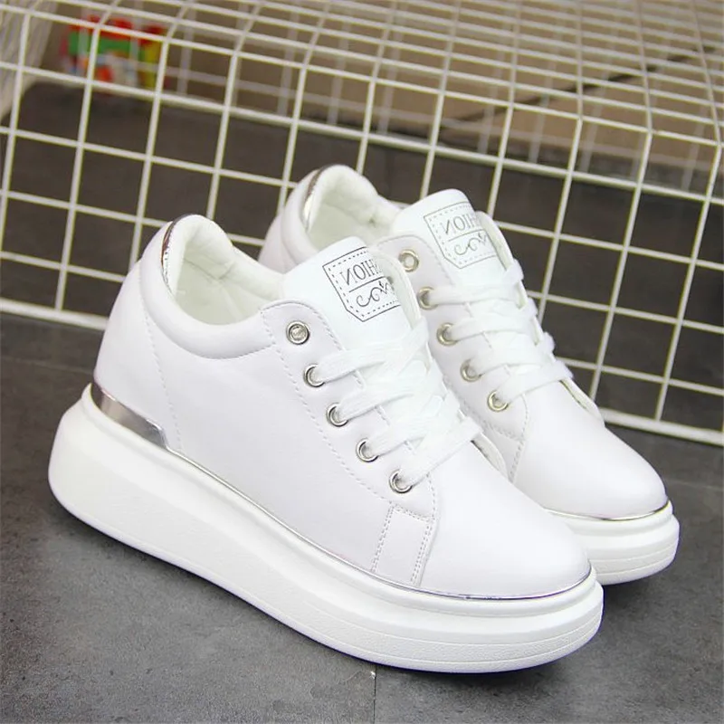 Женские кроссовки QWEDF со скрытым каблуком кожаные туфли на платформе обувь