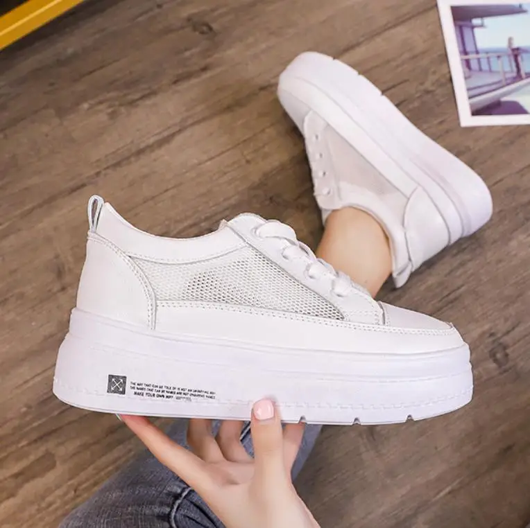 Женские кроссовки с дышащей сеткой белые на платформе Повседневная прогулочная