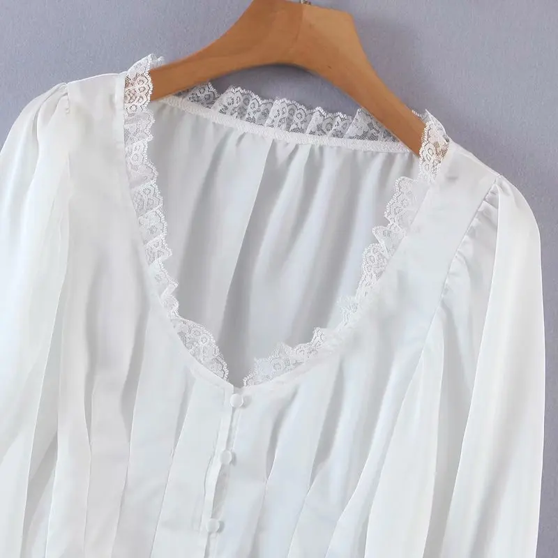 

Korean Style 2020 Autumn Women's Top Long Sleeve Chiffon Tees Loose Short V-neck Sexy Lace Tee T-shirt