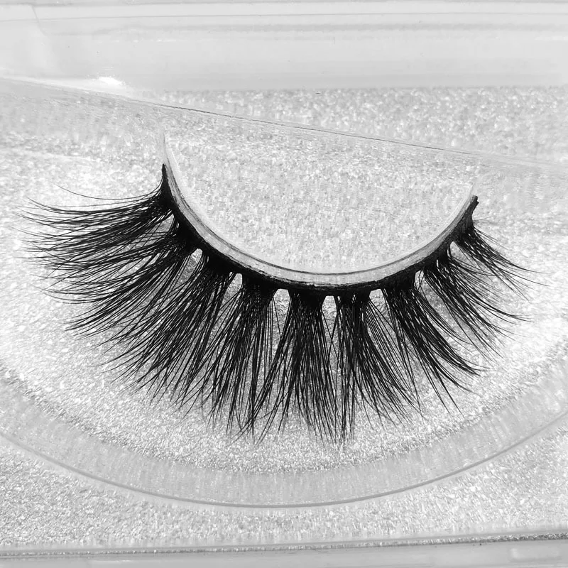 

1 pair of false eyelashes. Mink hair is naturally long and thick. Eyelashes are thick, long and naturally curled. 10 styles suit