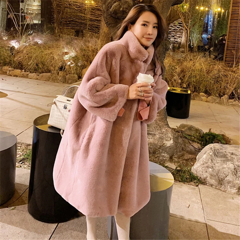 Женское длинное бархатное пальто с воротником-стойкой и длинными рукавами |