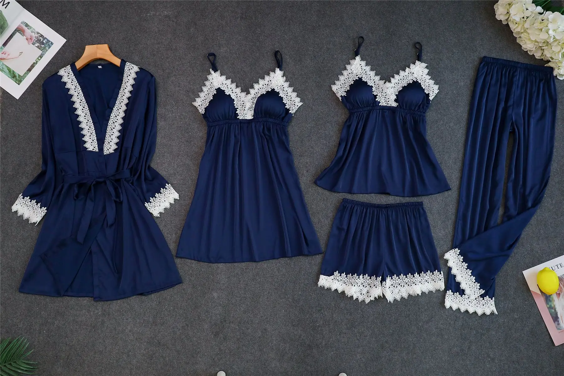 Костюм женский из 5 предметов пижамный комплект с топом на бретельках и брюками