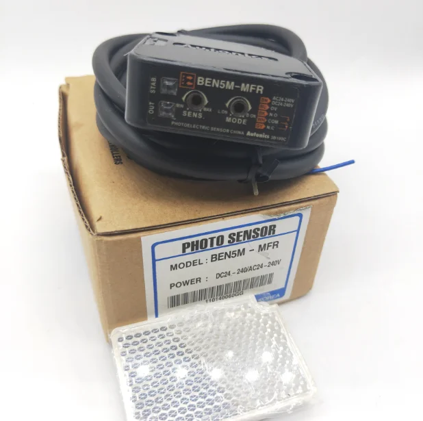 Фотоэлектрический релейный датчик с датчиком освещения переменный/постоянный