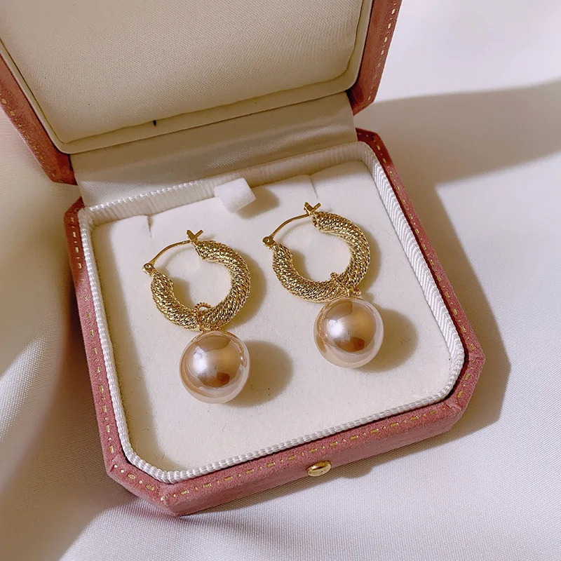 

2021New Korean Vintage Imitation Pearl Women Earrings Exquisite Alloy Fashion Punk Ladies Earrings Luxury Trendy Gift Jewelry