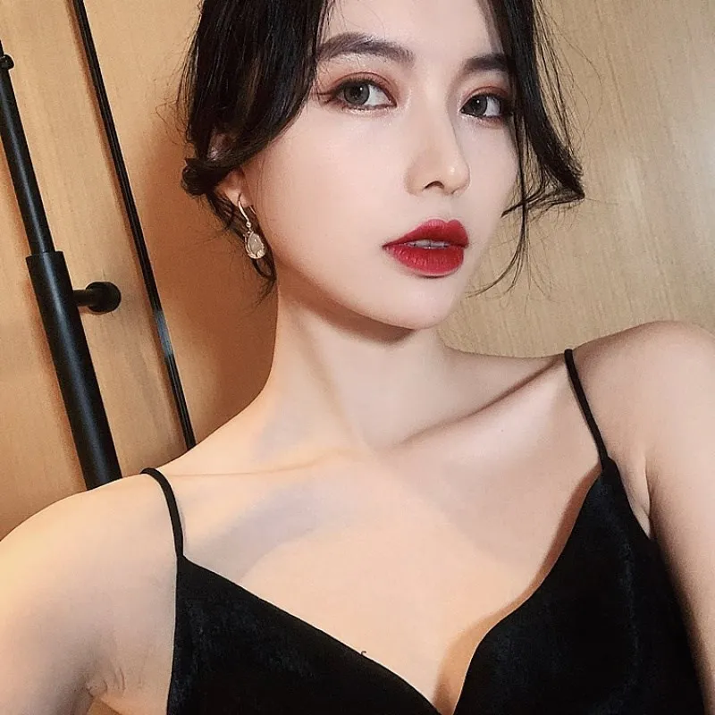 

Women Fashion New Tulip Flower Earring High Quality Opal Hypoallergenic Silver Needle Jewelry Wedding Proposal Party Accessories