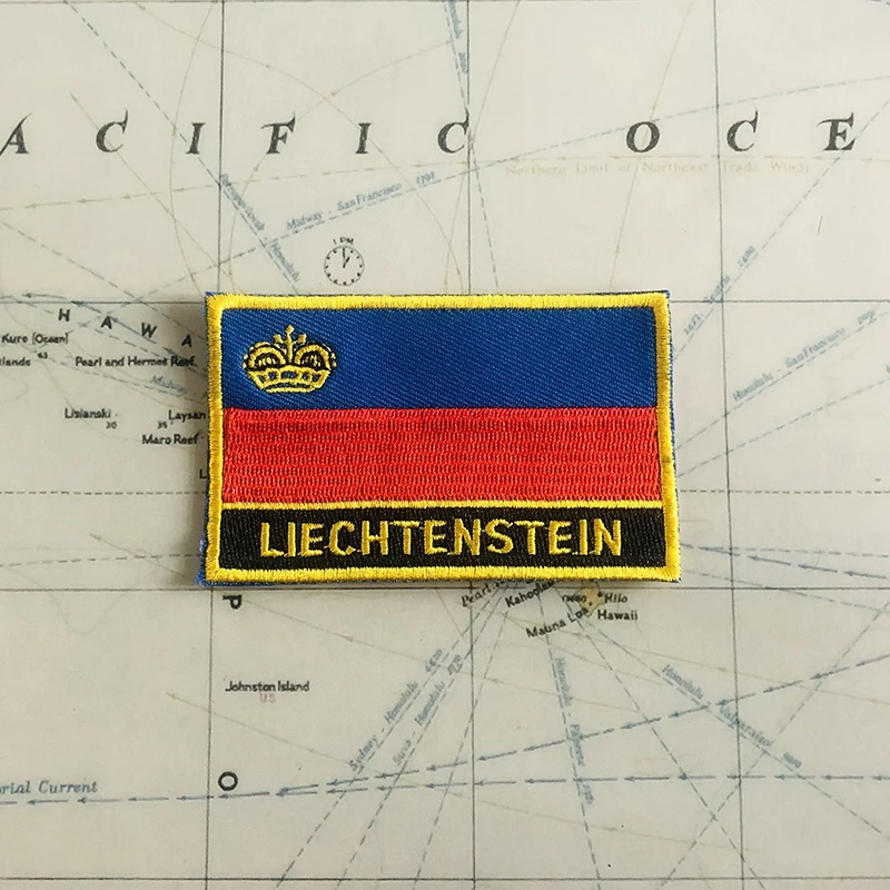 Значки с национальным флагом Лихтенштейна нашивки на руку вышивкой и заколка