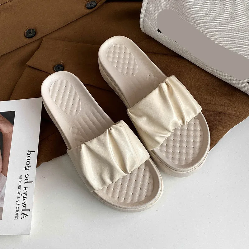 

House Slippers Platform Med Shoes Luxury Slides Slipers Women Shale Female Beach Designer Flat 2021 Sabot Soft Rome PU Flat Shoe