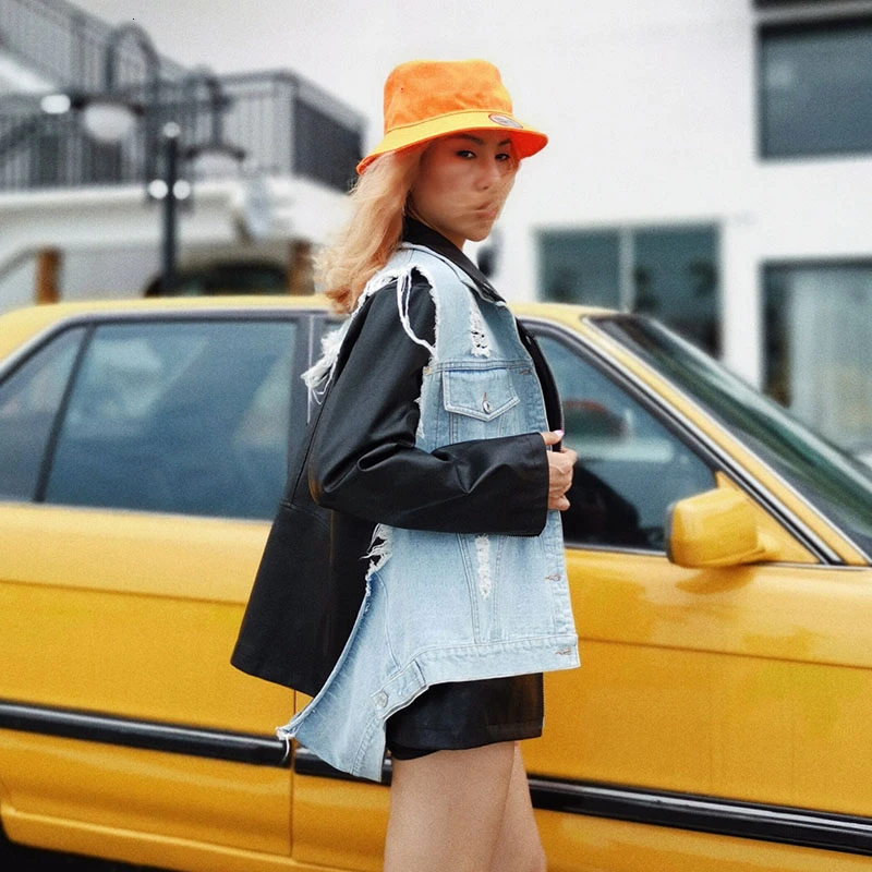 Женский джинсовый жилет TWOTWINSTYLE осенний комплект из двух предметов куртка