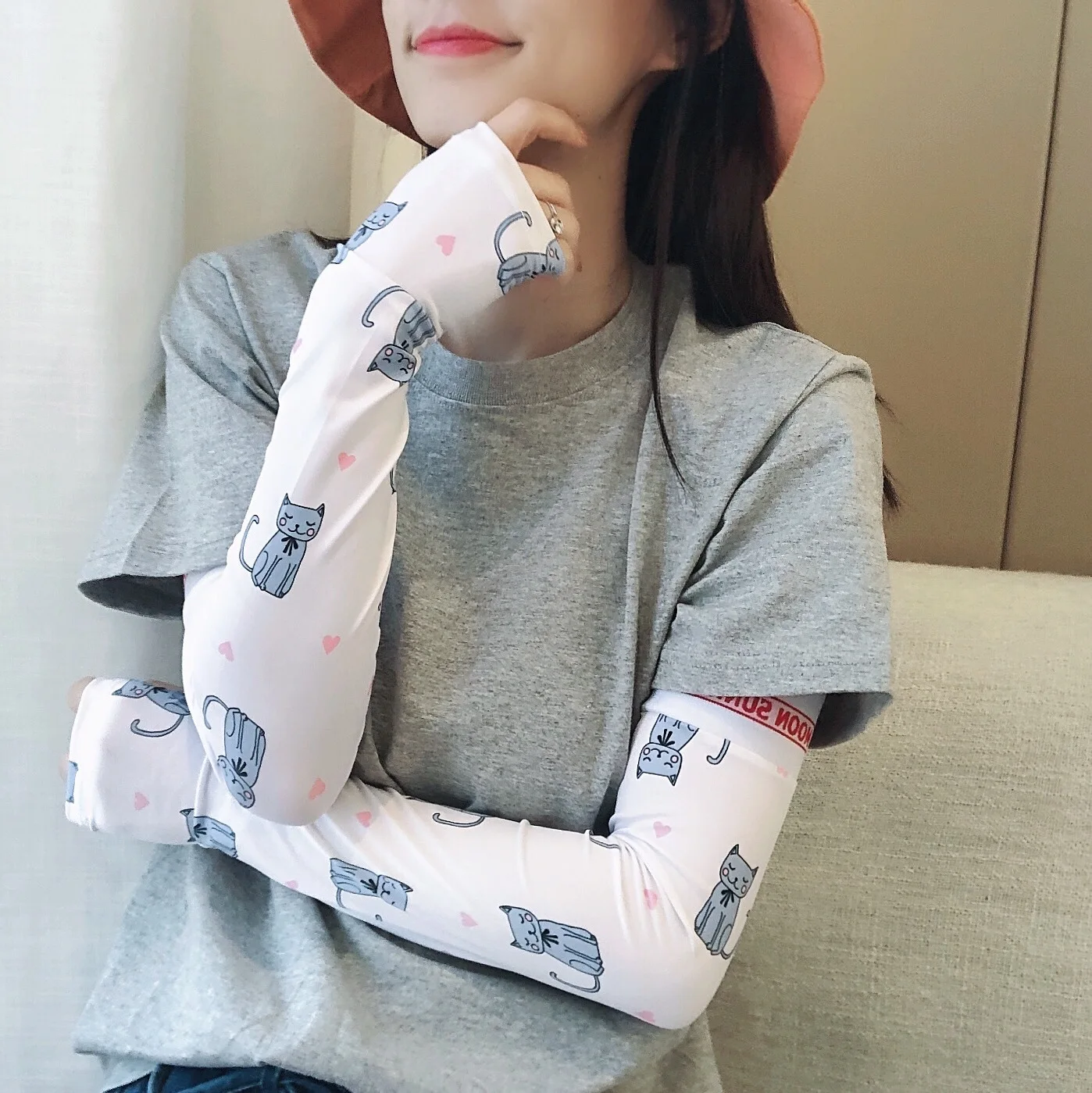 

Japan and South Korea Ice sleeve Daisy sunblock female arm guard arm sleeve ice silk gloves driving weapon