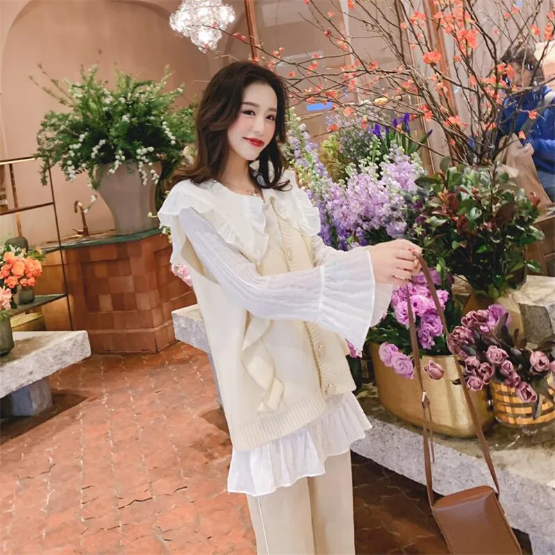 Женский трикотажный жилет с оборками и рубашка большими лацканами свитер без