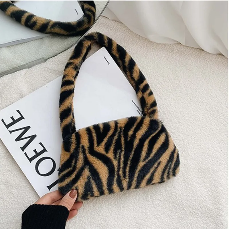 

Лидер продаж, зимняя винтажная сумка через плечо с принтом зебры, Женская плюшевая Осенняя Сумочка, мягкая теплая меховая сумка-тоут, кошеле...