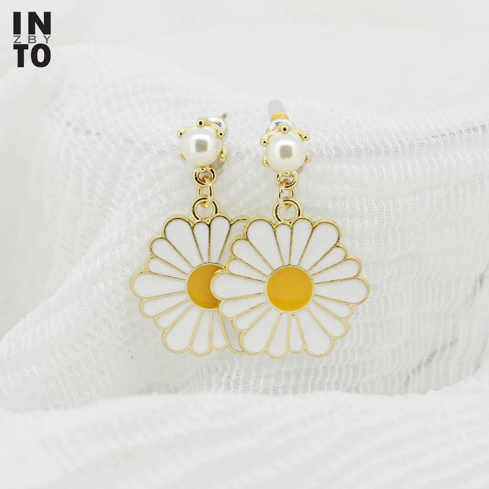 В эмалевые эпоксидные белые серьги-Маргаритки элегантные маленькие жемчужные
