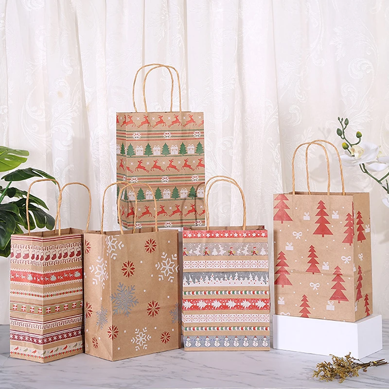 

5pcs 2022 New Kraft Paper Gift Bags Snowflakes Merry Christmas Candy Cookie Packaging Bag Boxes