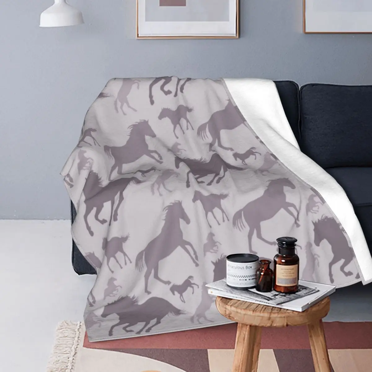 

Horses Pattern Blankets Fleece Winter Creatures Portable Lightweight Throw Blanket for Home Couch Bedspread