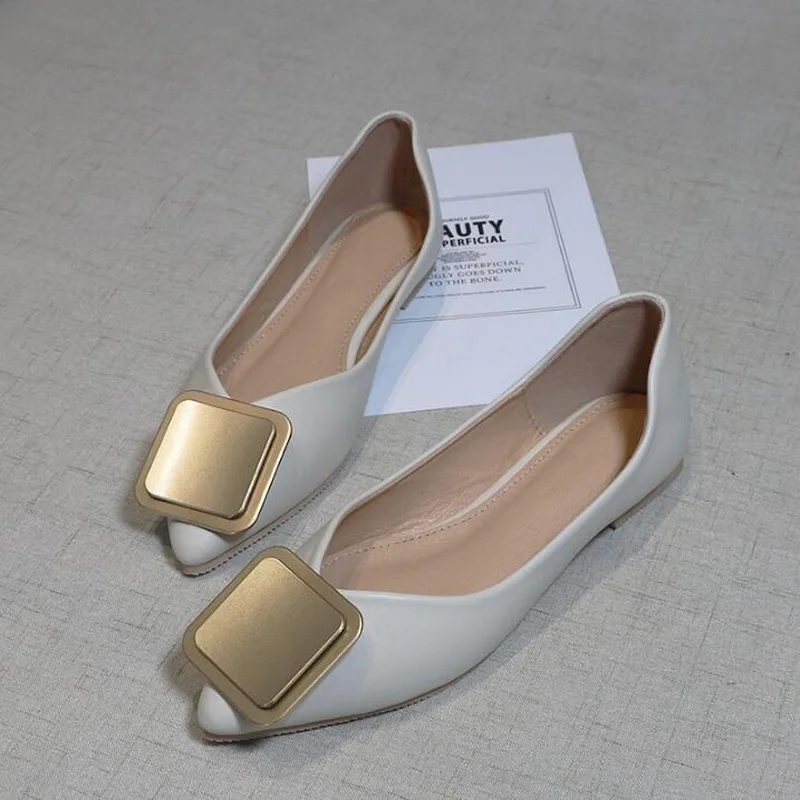 Весенняя женская обувь на плоской подошве туфли-лодочки с закрытым острым носком