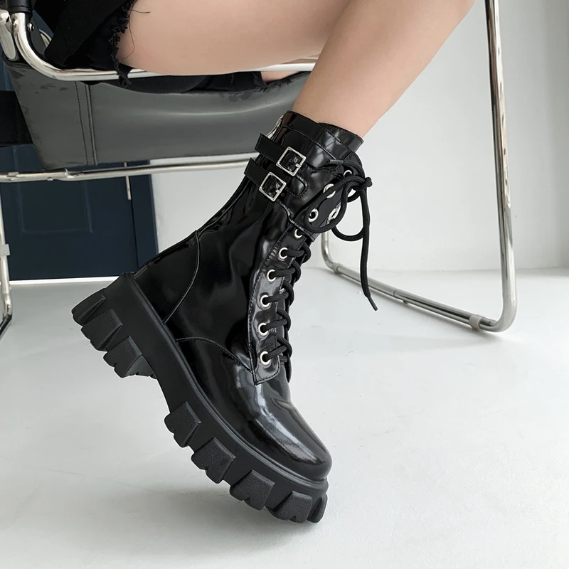 spesifikasi Ukuran 34-40 2021 Sepatu Bot Pergelangan Kaki Hitam Kulit Wanita Terbaru Sepatu Bot Hangat Musim Dingin Pendek Wanita Sepatu Hak Platform