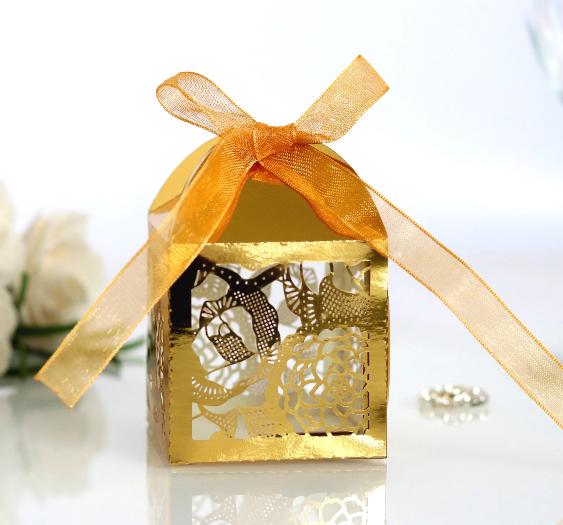 Свадебная декоративная коробка для шоколада конфет 3D полая Лента лазерная резка