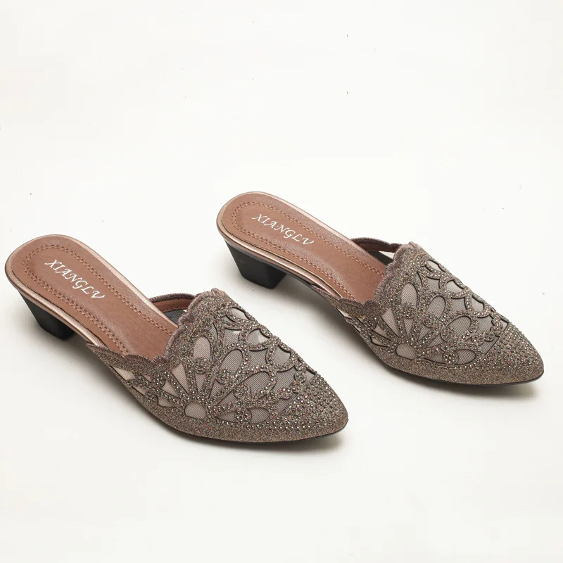 

Pointed Rhinestone Half Slippers Women 2021 Summer Net Yarn Mid-heel Shoes Women Thick Heels Outer Wear Lace Sandals