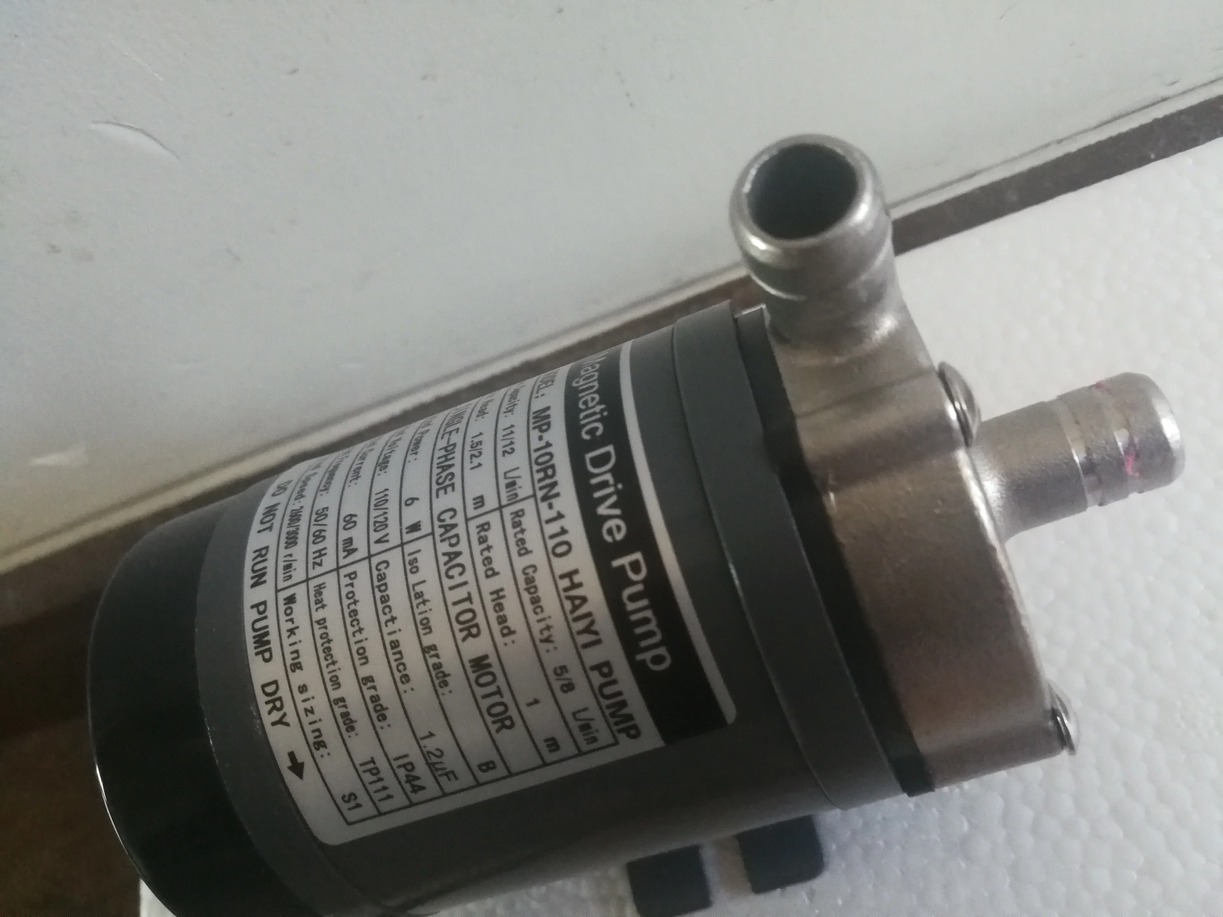 Насос с магнитным приводом MP6R устойчивый к высоким температурам кислотам и