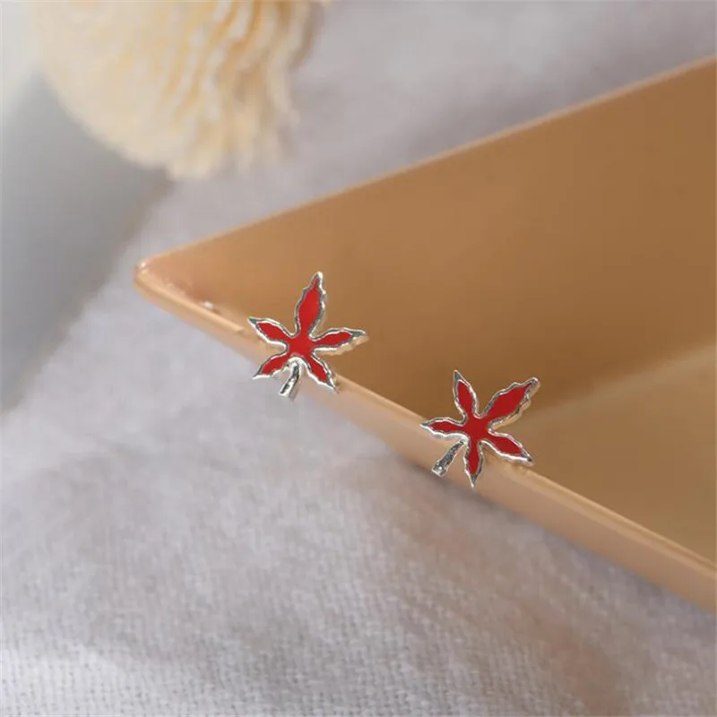 

New Fashion Popular Personality Colorful 925 Sterling Silver Jewelry Lovely Maple Leaf Red Epoxy Stud Earrings SE550
