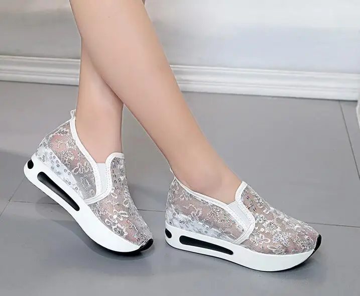 Женские дышащие сандалии на плоской подошве белые сетчатые лоферы рифленой